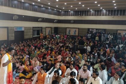 Shyams hymns echoed in Barhi Nagar Bhawan Shri Shyam come to my shelter. a sea of ​​devotion surged in the festival