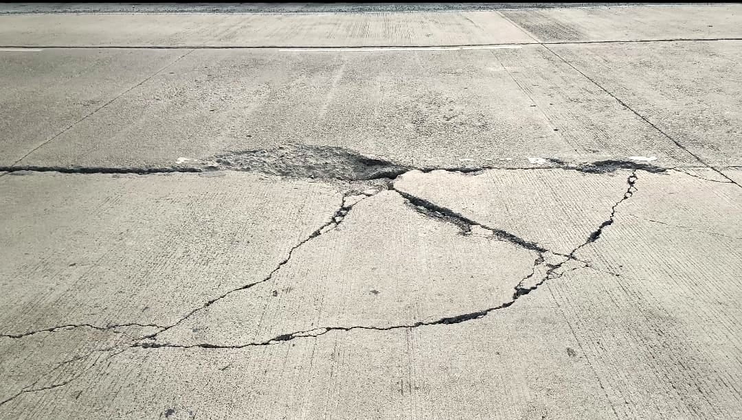 The approach road to the underpass on GT Road has started to break down with gross negligence on the part of the departmental oversight of the construction agency