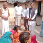 The chief mourned his fathers death and a large number of people attended the funeral procession