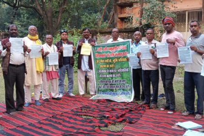 The meeting of Adivasi Sangharsh Morcha Ramgarh Hazaribagh district workers was held at Argadda office