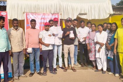 The youth of Nari Navadih gave a good message to the society by donating every drop of blood C.S Lohardaga