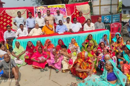Undergarments were distributed to elderly women and men in the premises of Gomia Kali Temple