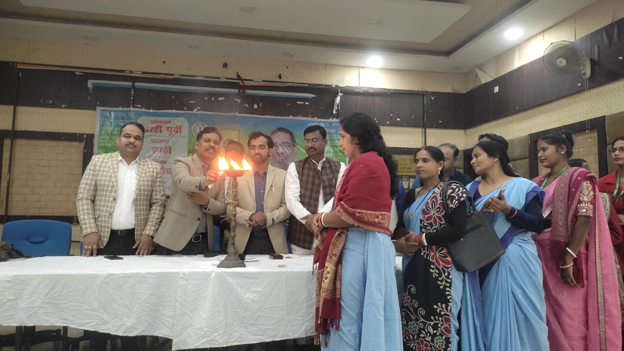 Your Scheme Your Government Your Doorstep program was launched from Nagar Bhawan in Barhi