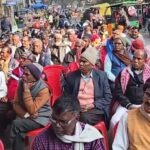 A day long sit in by the agitators over pending demands a memorandum of demands was submitted to the commissioner