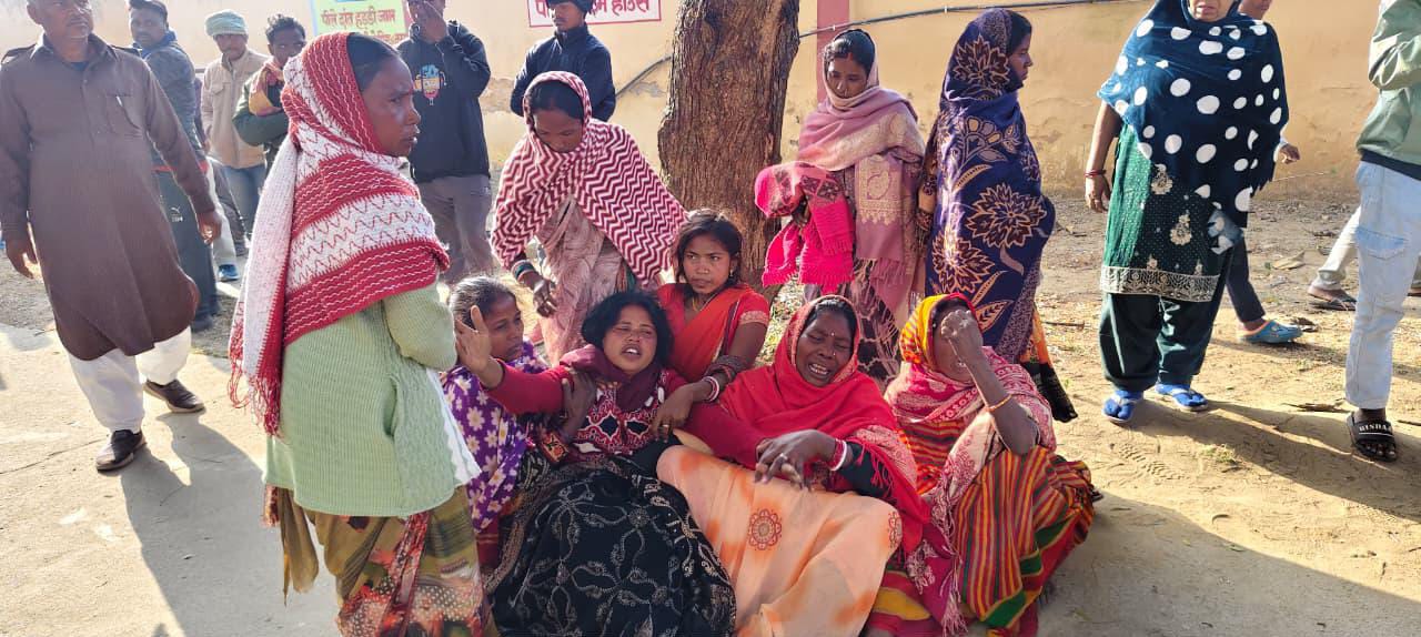 A newly married woman committed suicide by hanging herself in Barhis Zarhiya village the police detained her husband