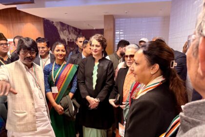 Amba Prasad and Yogendra Sao met Sonia Gandhi and Priyanka Gandhi