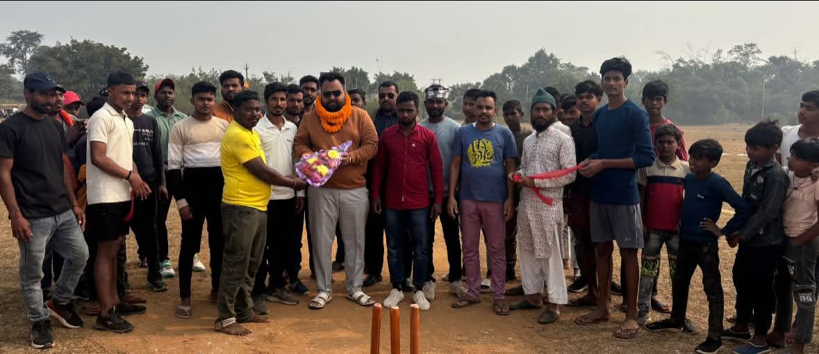 Bajarmua team became the winner in Adarsh ​​Lakshya Trophy softball cricket