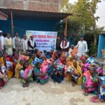 Blankets are being distributed continuously by Mehta Kushwaha Vikas Manch