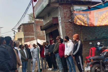 Congress party celebrated its 141st foundation day with great fanfare in Barhi vowing to protect MNREGA and uphold Mahatma Gandhis principles