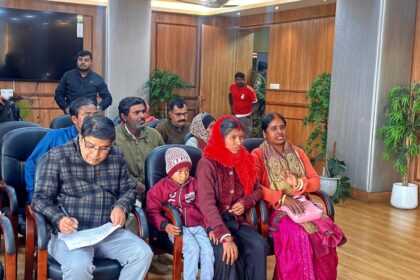 Deputy Commissioner became aware of the problems of the common people in the Janta Darbar and gave instructions to the officers for resolving the problems