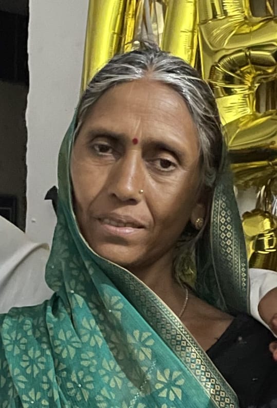 Due to the increasing cold the Panchayat Samiti members demanded distribution of blankets and bonfires among the needy