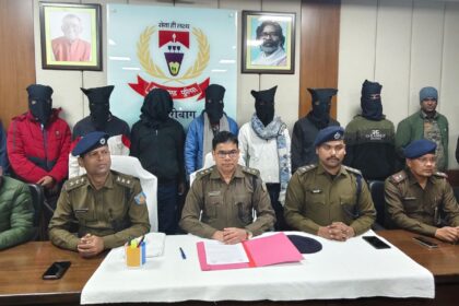 Hazaribagh police arrest seven active members of the Pandey gang with weapons