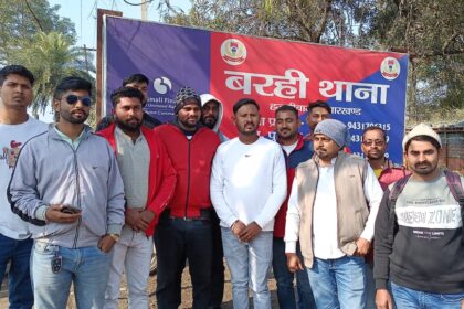 Khortha video creator Dilip Verma has filed a complaint at the Barhi police station alleging abuse and death threats over the phone