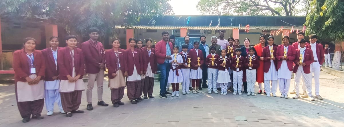 डीएवी पब्लिक स्कूल बरही में मिरेकल आर्ट चैंपियन 2025 चित्रकला प्रतियोगिता का हुआ आयोजन 1 Miracle Art Champion 2025 Painting Competition was organised at DAV Public School Barhi