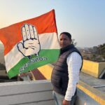 On the 140th foundation day of the Congress OBC District President Ajay Prajapati hoisted the party flag and pledged to strengthen the organization