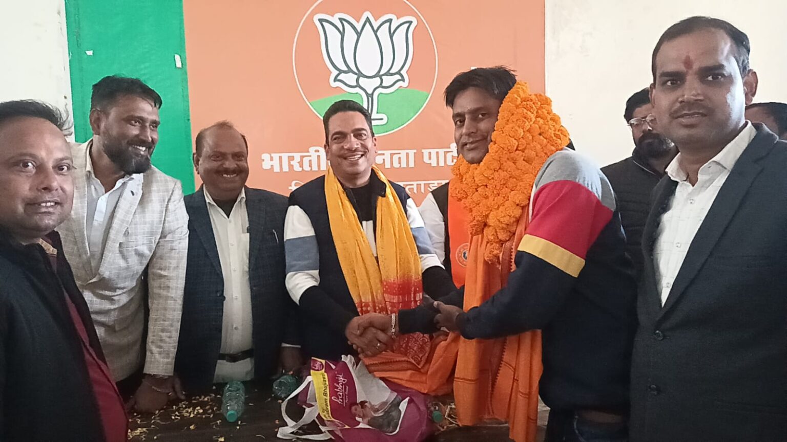 Organizational elections were held in Jamtara under the supervision of former minister Bhanu Pratap Shahi Pradeep Raut became the Jamtara city president