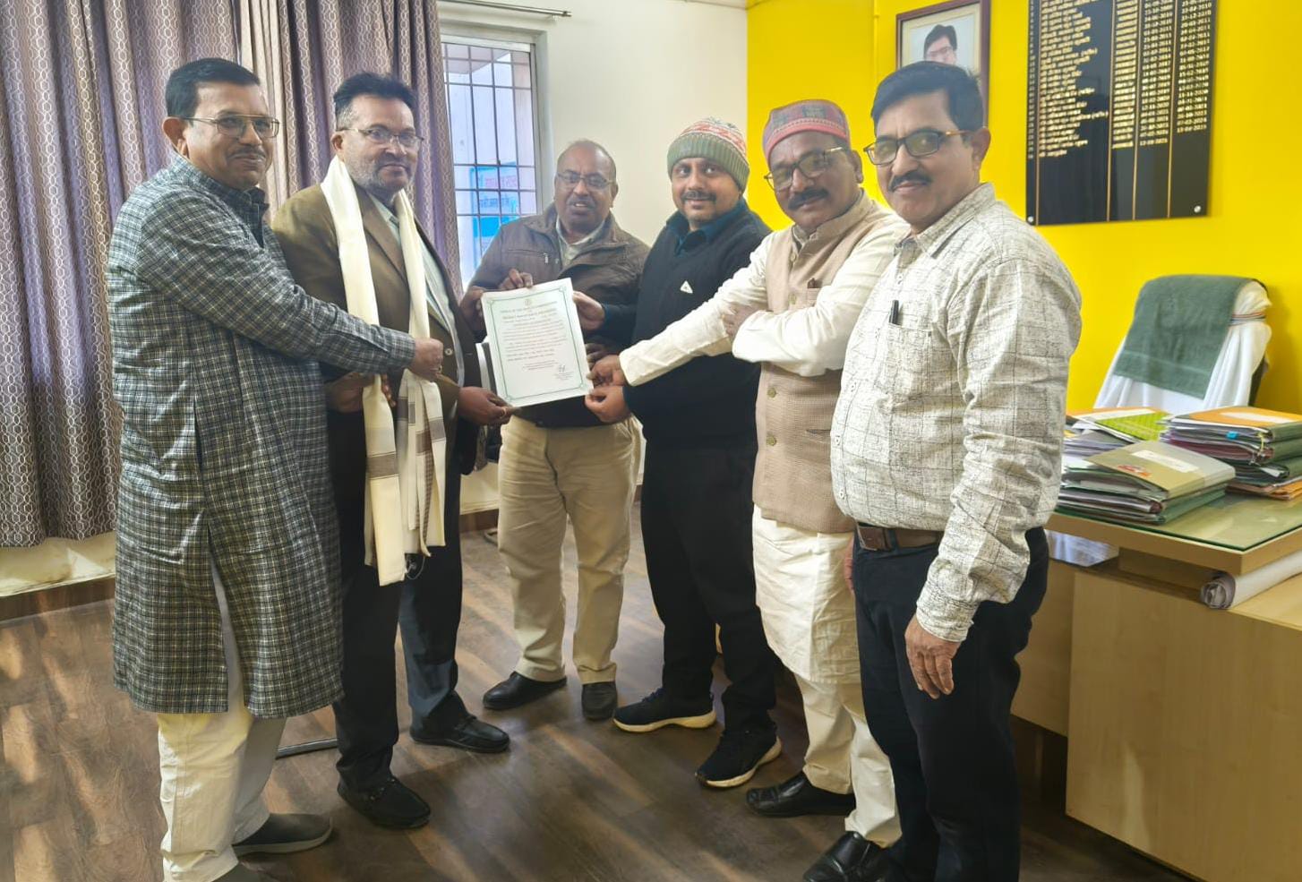 Rakesh Thakur honored for receiving Jharkhand agitator certificate