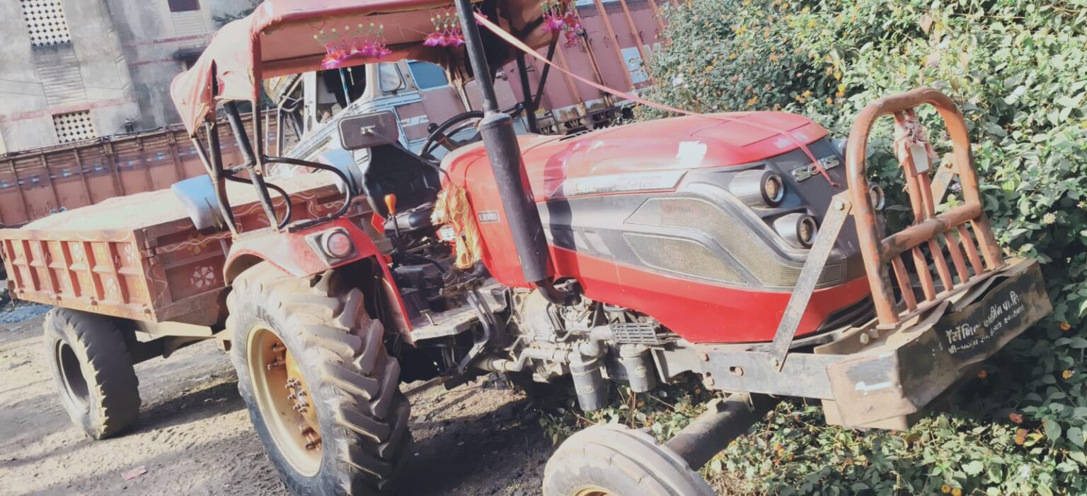 Tractor loaded with illegal sand seized in Barhi police station area action taken under the leadership of CO