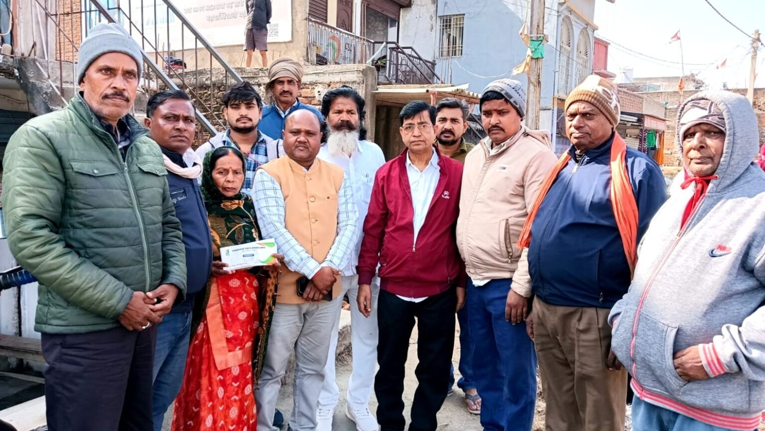 58000 rupees were illegally withdrawn from a bank account in Barkatha. The branch manager assured recovery