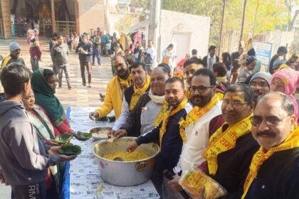 A wonderful confluence of faith and service a sea of ​​devotees gathered at the Indrapuri Sai Temple in the city thousands received Babas Prasad in the huge feast