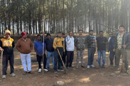 After 30000 tourists Netarhat witnessed a cleanliness drive with tourist spots being cleaned en masse
