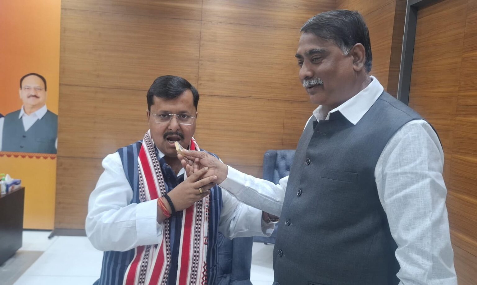 BJP leader Bhaiyya Abhimanyu Prasad met Nitin Naveen in Delhi and wished him a Happy New Year