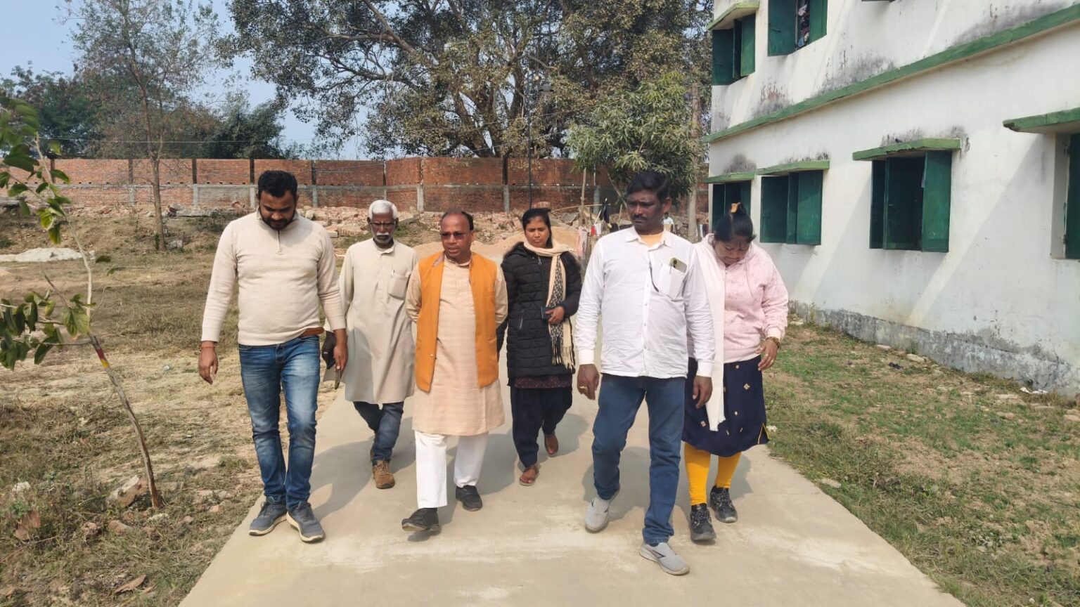 Barhi Assembly MP representative Mukund Sao inspected Kasturba Gandhi Girls School