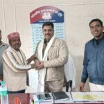 Former and current MP representative Om Prakash Mehta formally met the new police station in charge