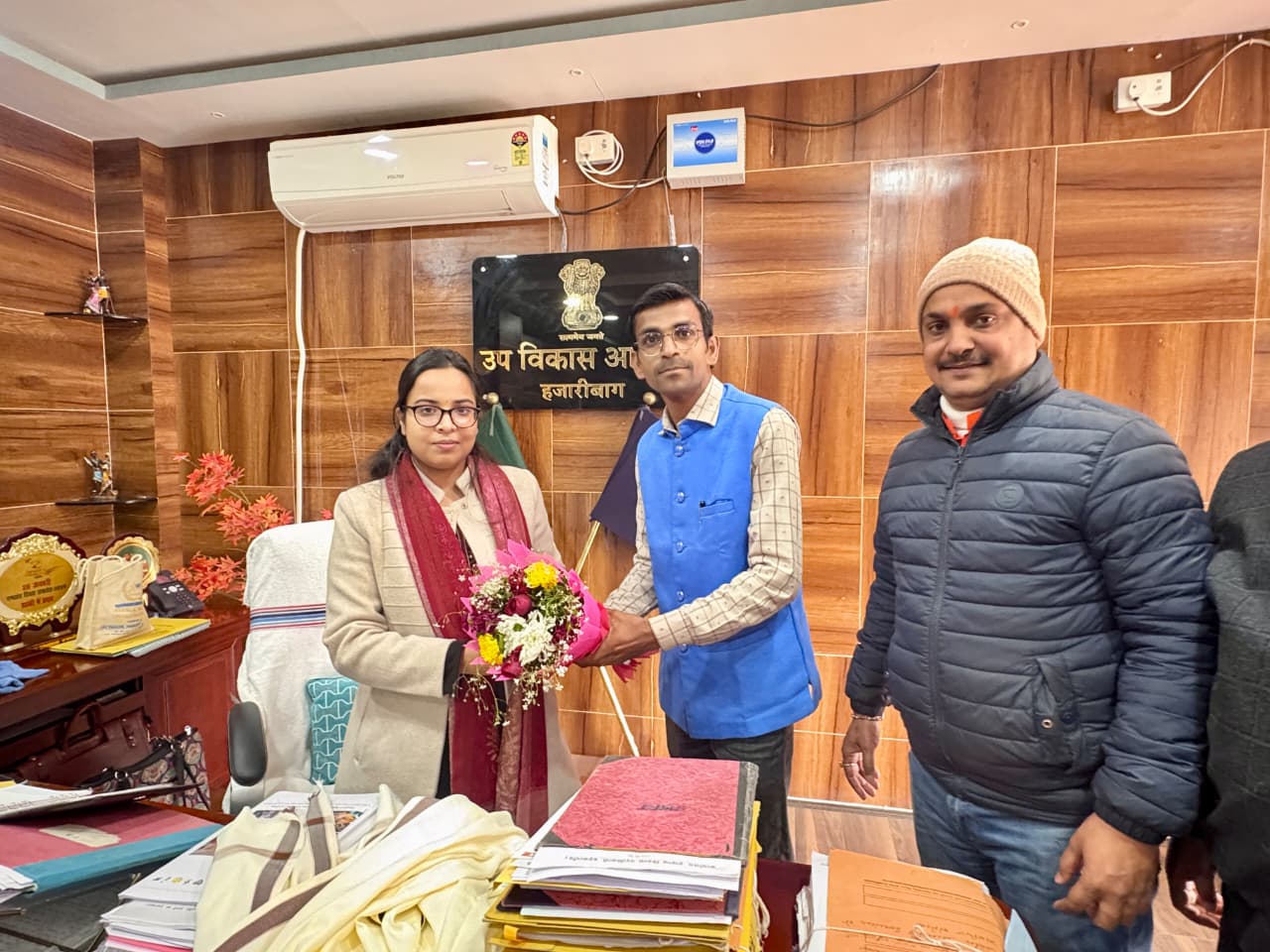 Hazaribagh Youth Wing paid a courtesy visit to the newly appointed DDC Riya Singh