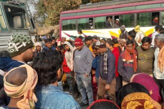 Horrific road accident on Dumka Bhagalpur main road Motorcyclist seriously injured