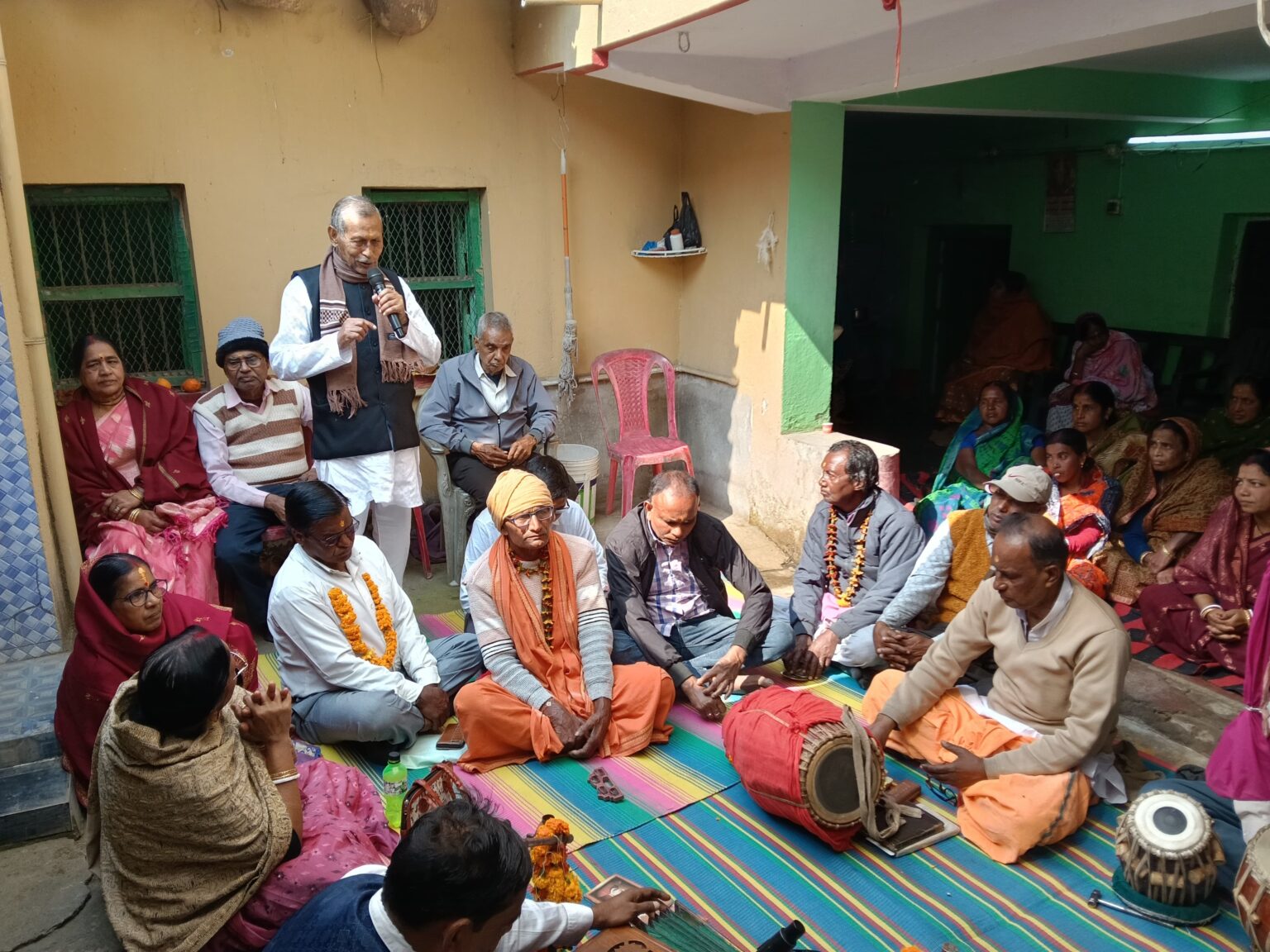 पुटलूपुंग गांव में माताजी आश्रम के द्वारा सत्संग का किया गया आयोजन 1 IMG 20260122 WA0002