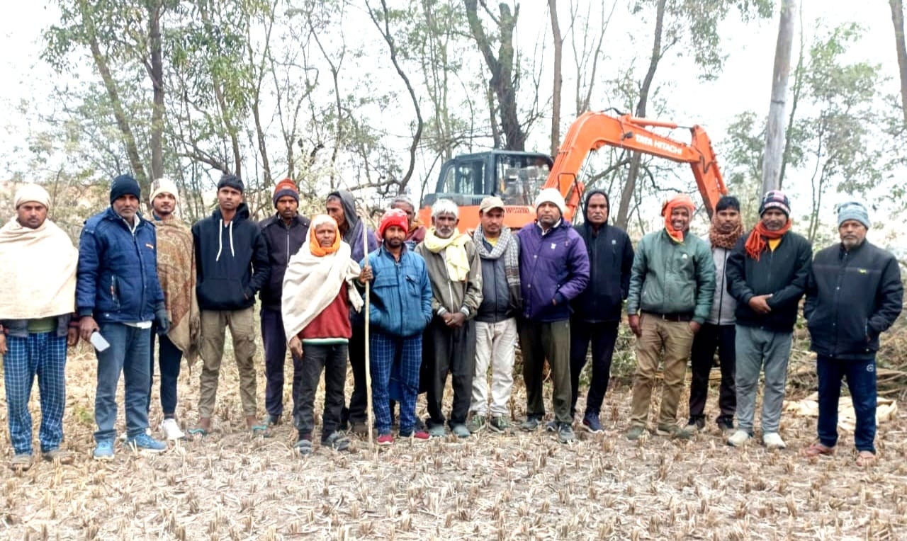 In Buchai village villagers donated land and built a new road to the cremation ground