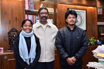 International footballer Anushka Kumari pays courtesy call on Chief Minister State Government assures all possible support