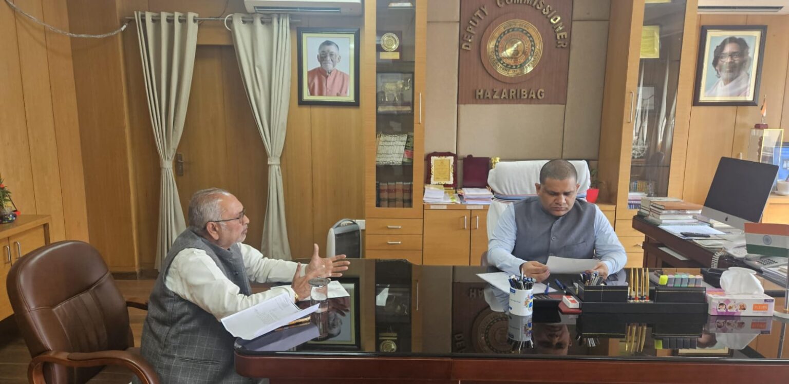 MLA Manoj Yadav met the Deputy Commissioner regarding the repair of street lights in Barhi