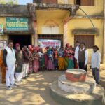 Mehta Vikas Manch is continuously distributing blankets among the needy