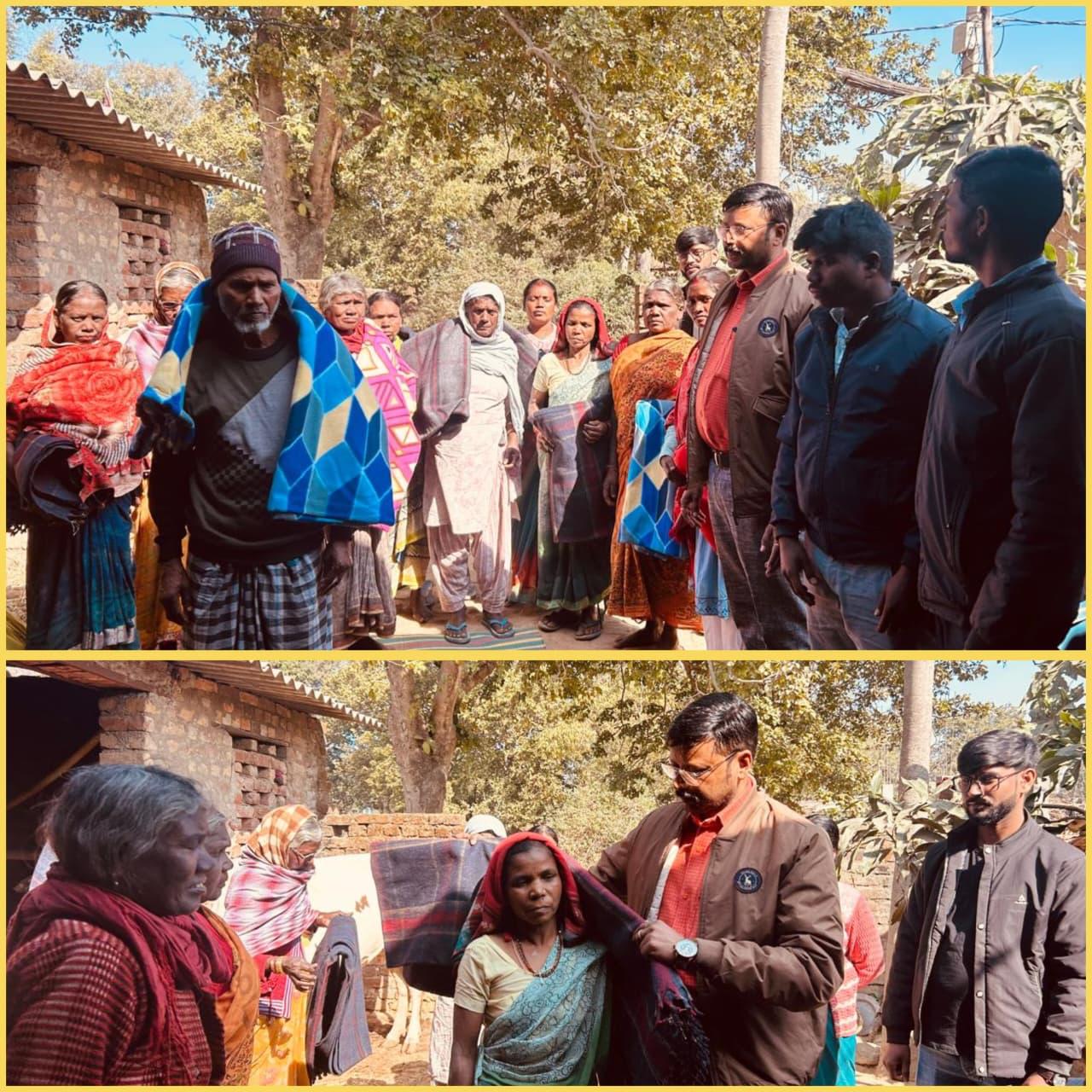 On Makar Sankranti on the initiative of public servant Ashutosh Tiwari blankets were distributed to the needy in the Murto of Chanho