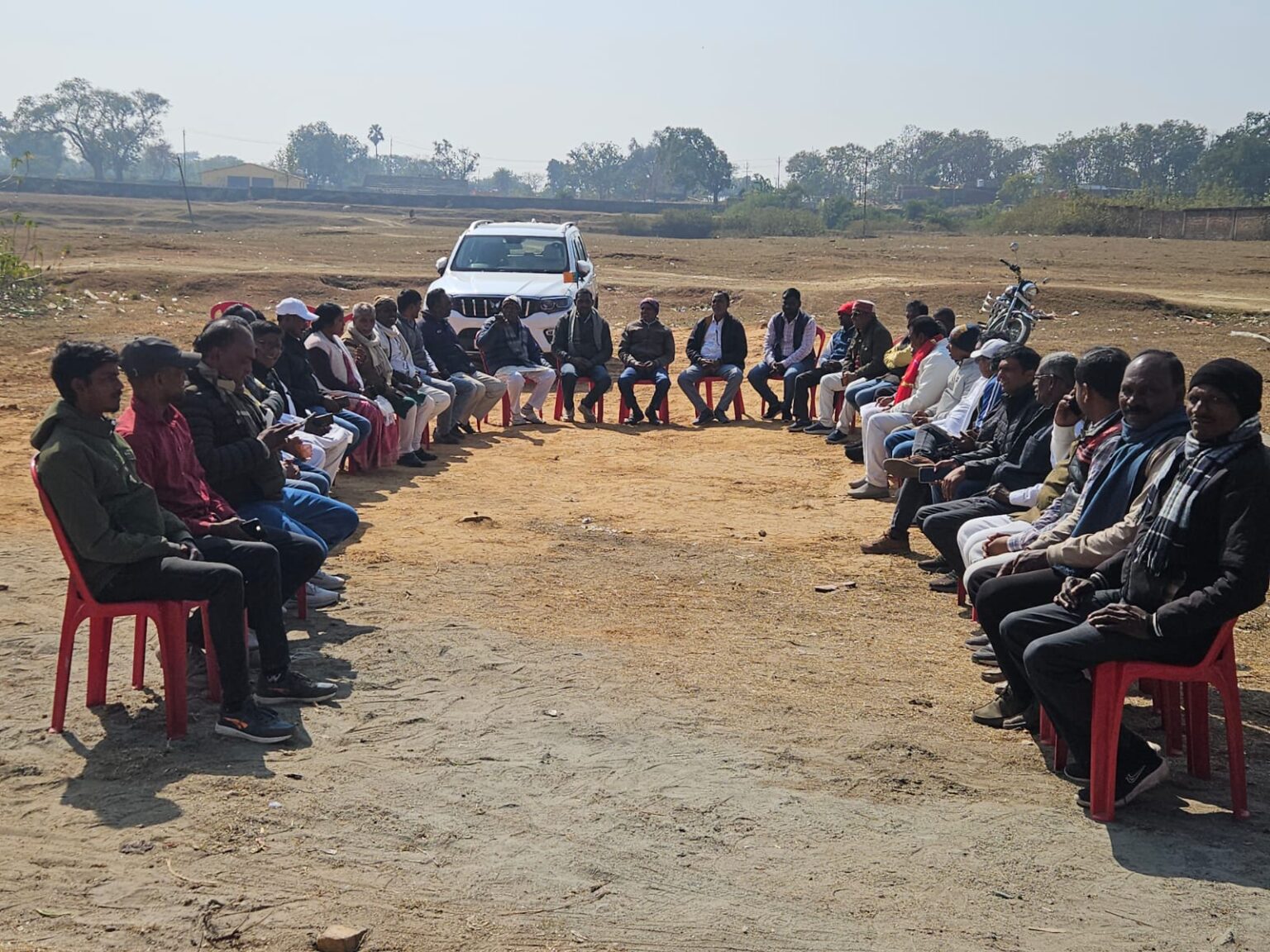 On the occasion of Makar Sankranti New Years get together was celebrated in the courtyard of Budhiya Mata