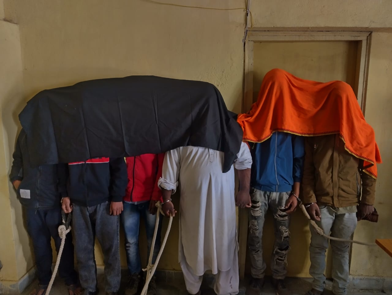 Police launch major crackdown on drug trafficking in Ichak arresting 6 smugglers