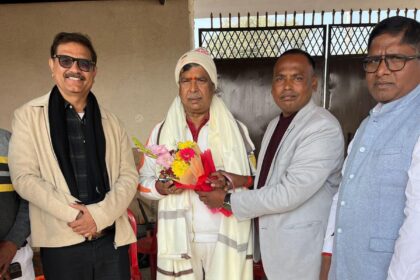 Ranjit Chandravanshi paid a courtesy call to the new BJP state president Aditya Sahu and discussed organizational strength