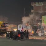 Smoke suddenly rose from a JCB laden trailer at Barhi Chowk a major accident was averted due to the promptness of the people