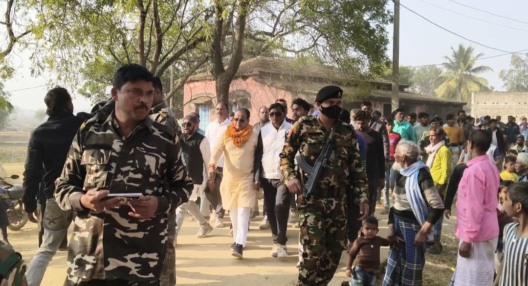 The minister laid the foundation stone for the bridge construction work