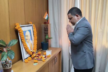 Tributes to Father of the Nation Mahatma Gandhi on his death anniversary ​​Deputy Commissioner