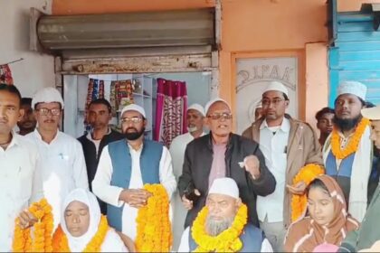 Two couples from Koshiyar left for Mecca and Medina for Umrah villagers bid them farewell with respect