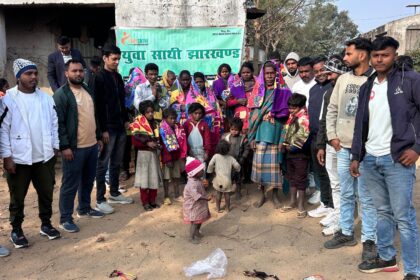 Young companion Jharkhand becomes a support for needy families in the bitter cold