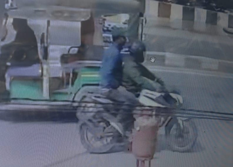 शादी समारोह में शामिल होने आई महिला बनी चेन स्नेचिंग का शिकार 1 A woman who had come to attend a wedding ceremony became a victim of chain snatching