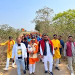 Grand inauguration of Shiv Mandir Pran Pratishtha Mahayagna in Crowds gathered in Kalash Yatra BJP leader Sunny Toppo participated