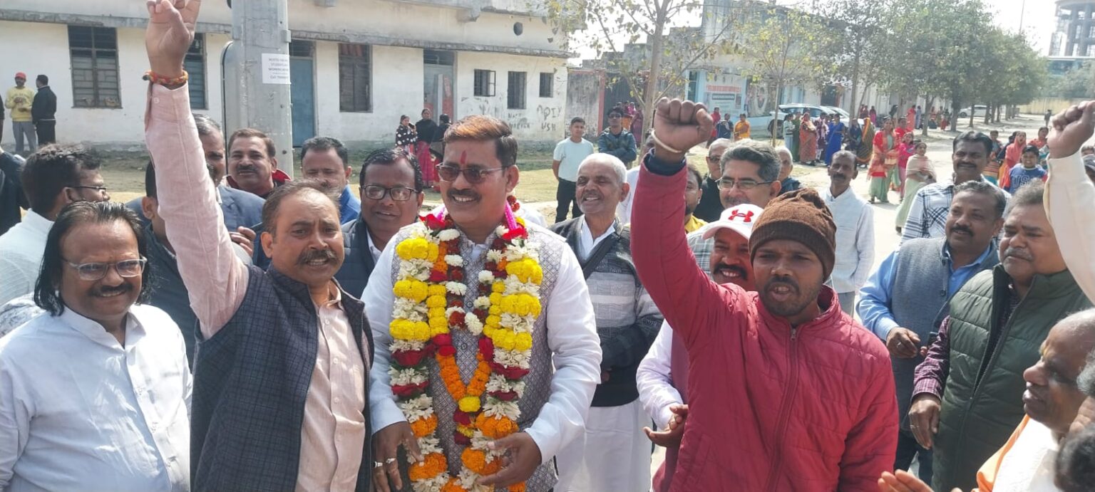 JMM central committee member and social worker Vikas Rana filed his nomination for the post of mayor