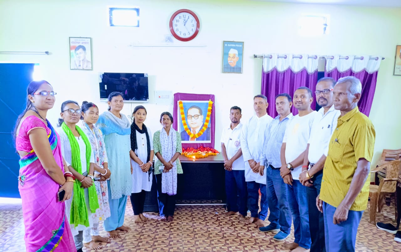 पंचायत सचिवालय सह विधिक सहायता केंद्र चांदपुर में मनाई गई डॉ भीम राव आंबेडकर की 135 वीं जयंती 1 IMG 20260414 WA0032