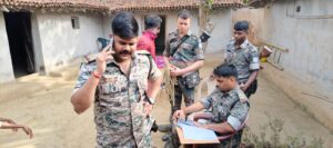 सनकी बेटे ने कुल्हाड़ी से की पिता और पत्नी की हत्या, 3 साल की बेटी गंभीर रूप से घायल, आरोपी गिरफ्तार 1 IMG 20260525 WA0104