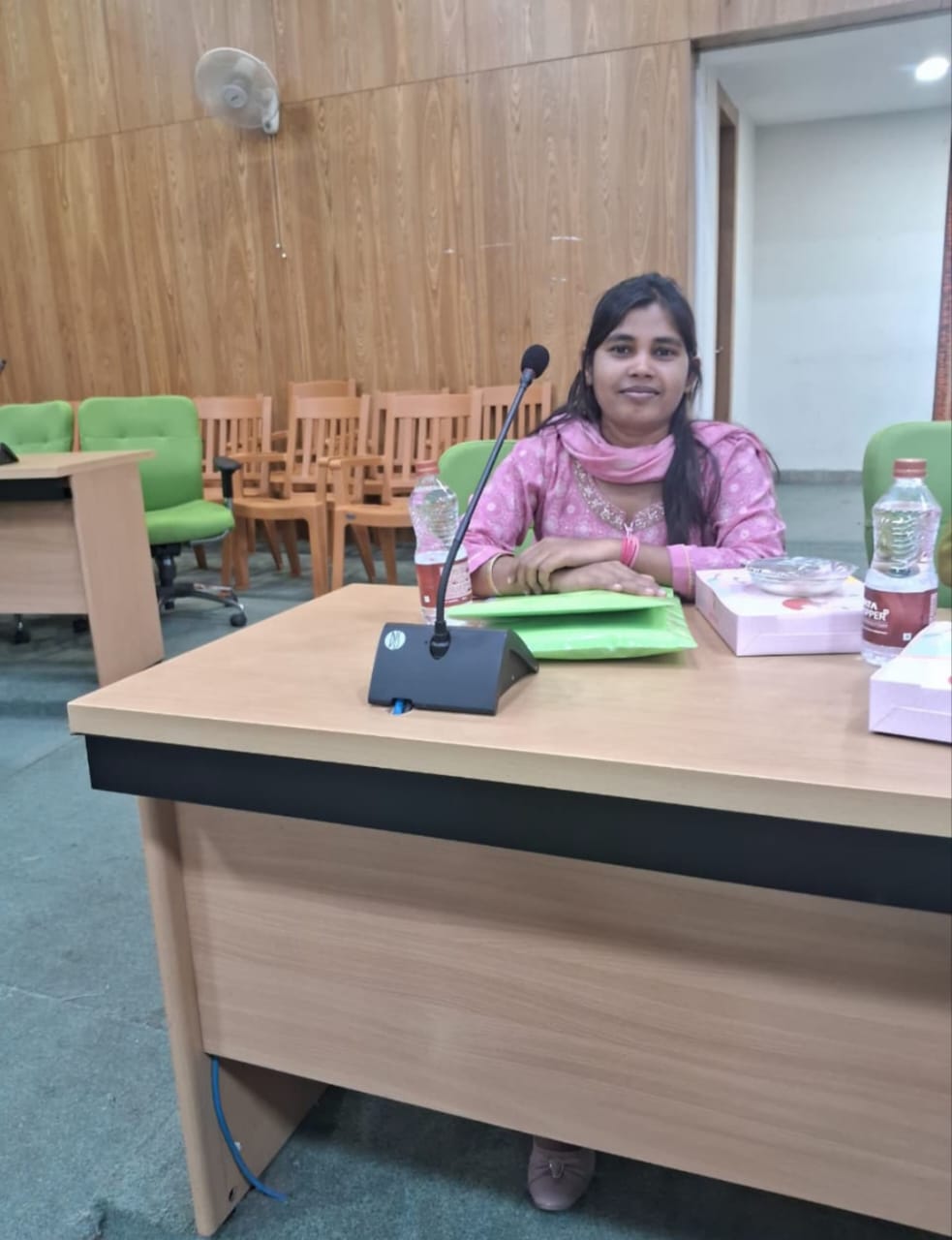 आदर्श इंटर कॉलेज इचाक की पूर्व छात्रा रेखा कुमारी बनीं महिला सुपरवाइजर 1 WhatsApp Image 2026 06 12 at 15.11.07